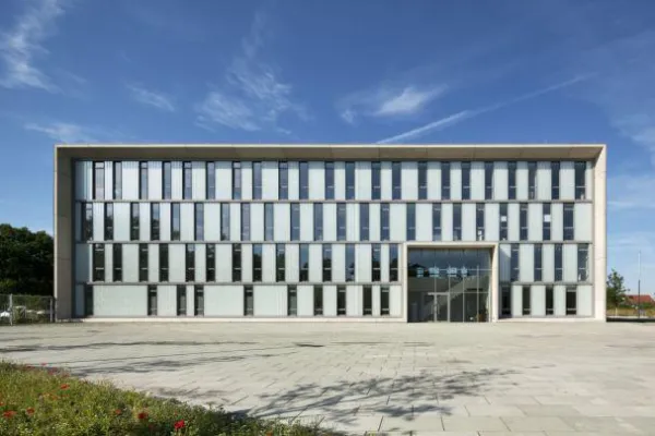 Bild: Neu: Transluzente Wärmedämmung System 0,8 mit verbessertem U-Wert