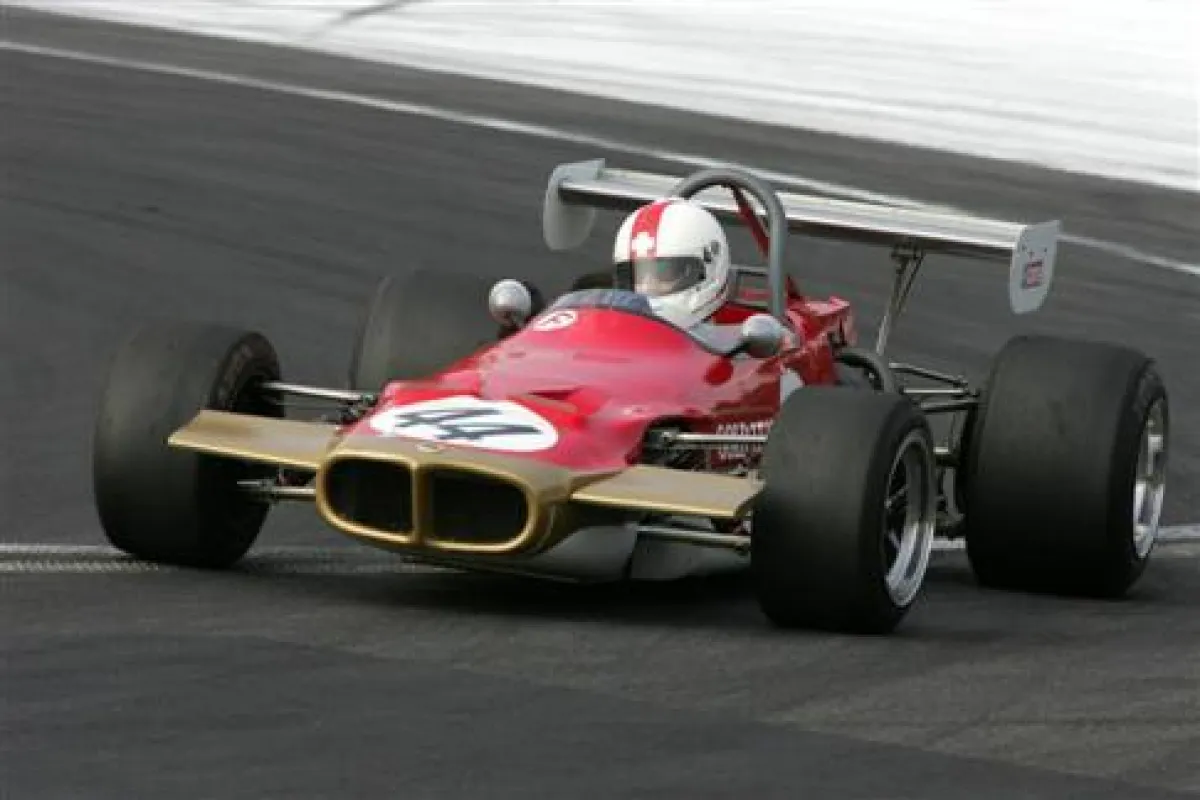 Gewinnen Sie bei uns 2x2 Karten im Wert von 35 Euro pro Ticket. Mit diesen Karten können Sie auf jede offene Tribühne und in die Boxengasse