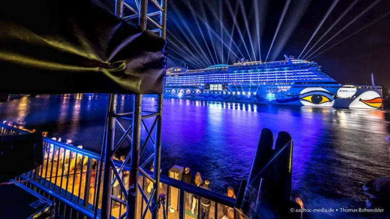 SolaWash Pro 2000 von High End Systems bildeten Basis bei AIDAprima Taufe Bild: SolaWash Pro 2000 von High End Systems bildeten Basis bei AIDAprima Taufe