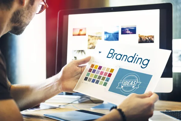 Bild: Fernstudium Marke & Design: praxisnah qualifizieren und beruflich wirklich etwas erreichen