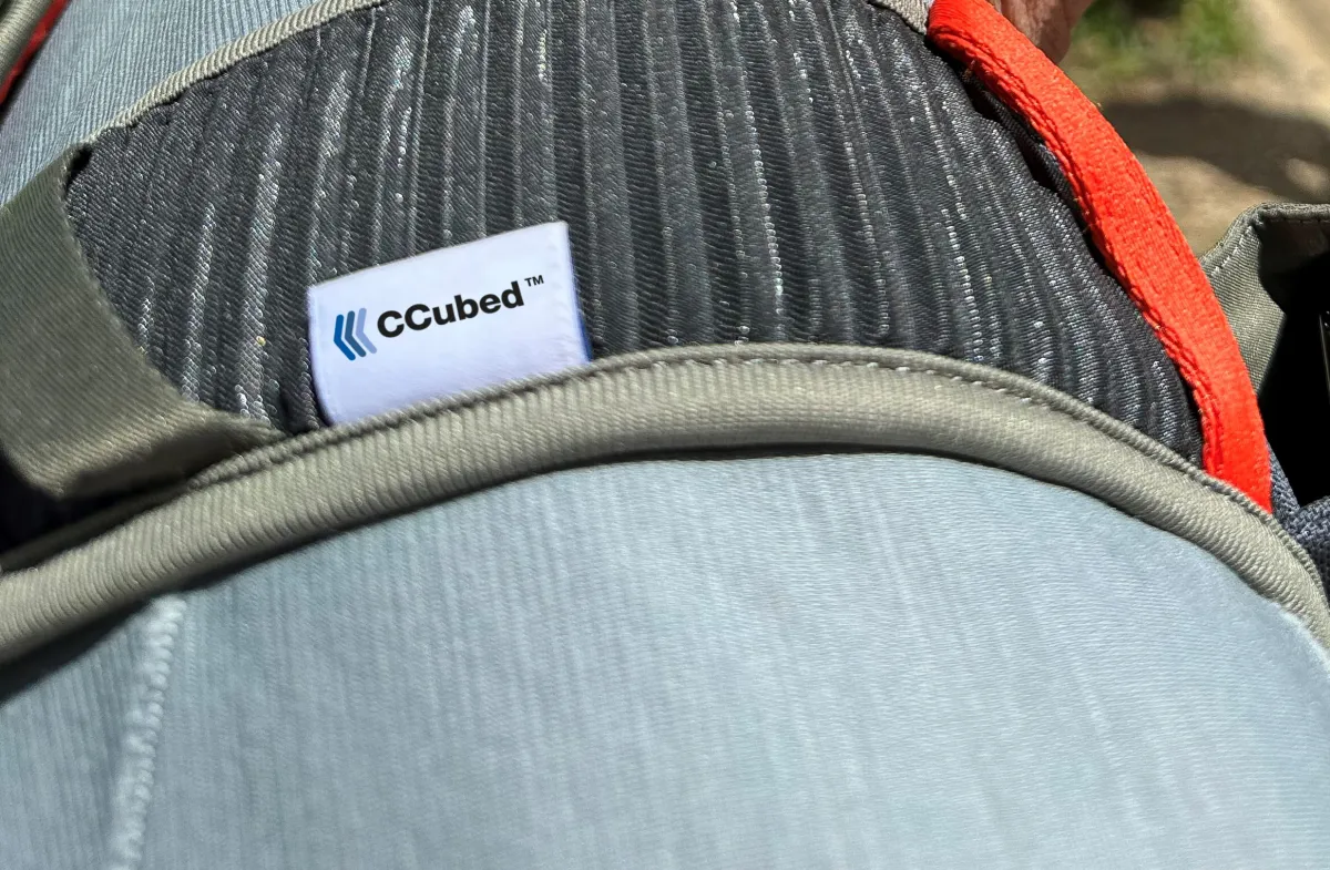 Die CCubed™ Technologie erhöht den Tragekomfort in einer Vielzahl von Anwendungen wie z.B. Rucksäcke (© L&L Products, Inc.)