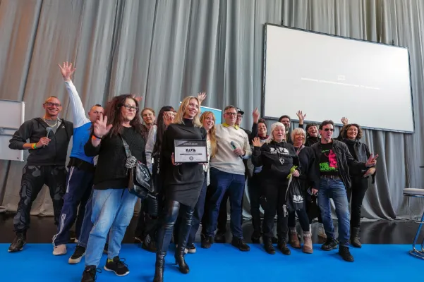 Bild: IBB Berlin & Dr. Motte feiern Vielfalt auf der deGUT – Rave The Planet ist Regionalheld 2025