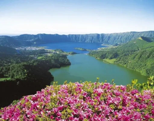 Neue Flugverbindung auf die Azoren - Ab November sind die Inseln im Atlantik auch im Winter nonstop zu erreichen Bild: Neue Flugverbindung auf die Azoren - Ab November sind die Inseln im Atlantik auch im Winter nonstop zu erreichen