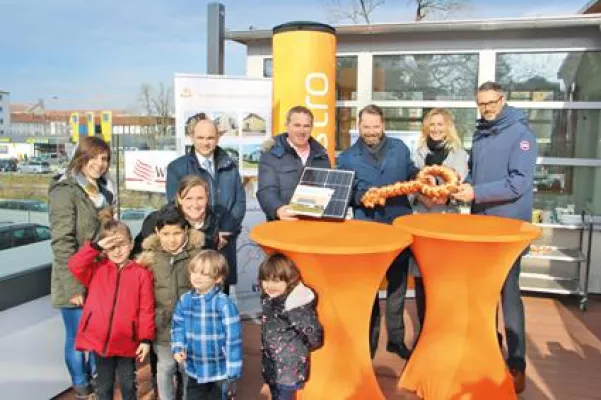 Bild: Bürgerhilfe Ingolstadt e.V. erhält meistro Spende in Form einer Photovoltaikanlage im Wert von 10.000 Euro