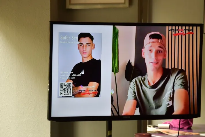 Bild: Pascal Kaiser & Annemarie Eilfeld unterstützen "Vergiss Aids nicht"