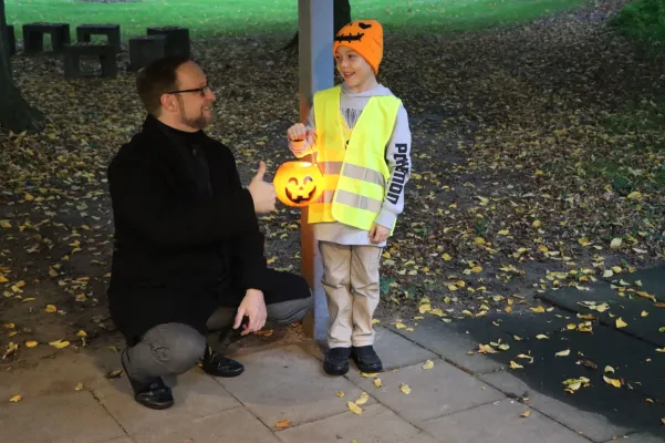 Sicher durch Halloween – Sieben Tipps vom Kindersicherheitsexperten Sascha de Vries Bild: Sicher durch Halloween – Sieben Tipps vom Kindersicherheitsexperten Sascha de Vries