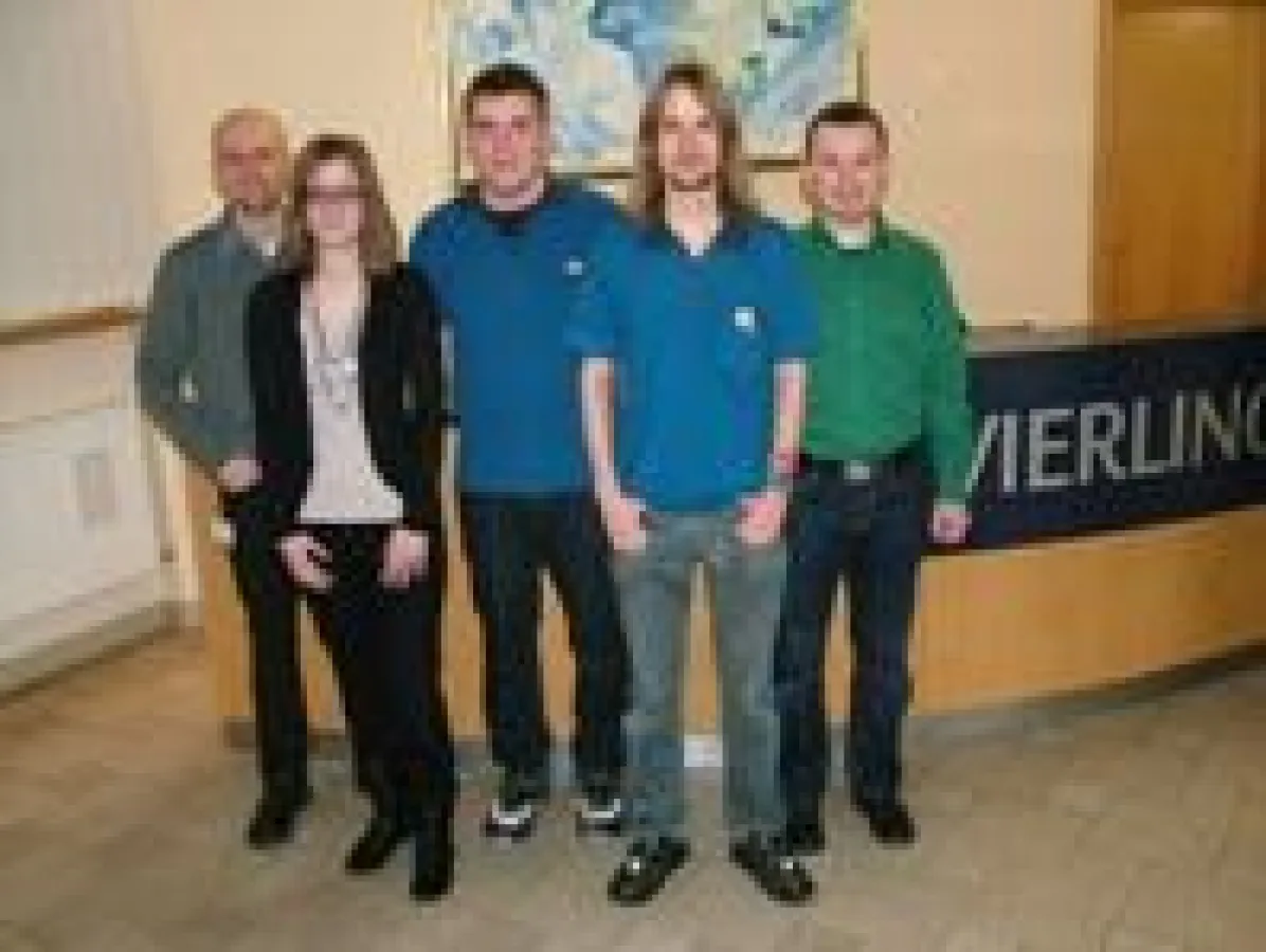 Die Azubis bei Vierling schlossen ihre Ausbildungen mit Bestnoten ab.