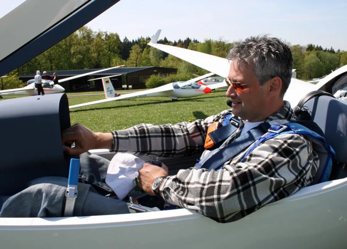 SFG-Vorsitzender Stefan Senger (Foto) holte gemeinsam mit Mario Wissmann im Zweisitzer wichtige Punkte für die Segelflug-Bundesliga.