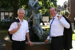 Bild: PSD Bank Westfalen-Lippe eG ermöglicht Restaurierung des mythologischen Brunnens in Telgte