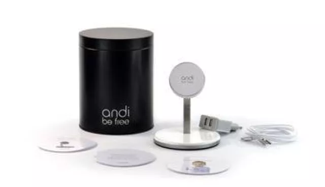 Bild: Schweizer Erfindung „andi“ lädt mit Stil: Neue, kabellose Ladestationen und Hüllen für iPhone und Samsung