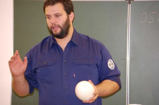 Bild: Eventfalknerei wieder in Schulen und Kindergärten unterwegs