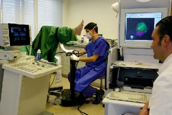 Bild: Zielgenaue Strahlung auf die Prostata/Darm und Blase werden durch Brachytherapie maximal geschont