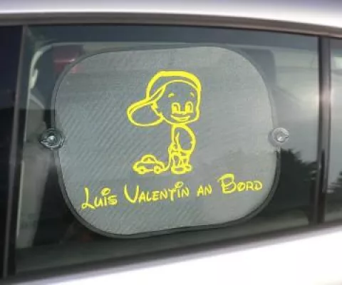 Bild: Die originalen Babyaufkleber von MY-BABY-SHOP - jetzt auch auf PKW-Sonnenschutzblenden für die Seitenscheibe