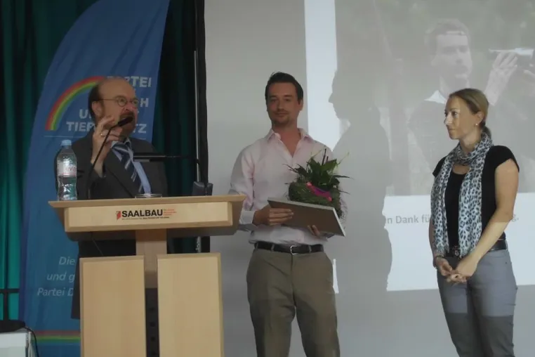 Bild: Jan Peifer und Paul Watson bekamen MUT-Medaille