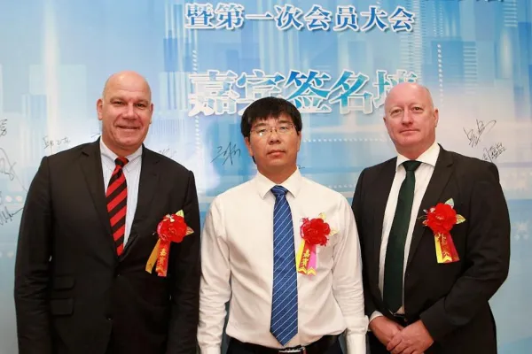 Bild: CIMC IT, asto Telematics und ShenZhen HongYi gründen gemeinsam das Joint Venture ZhongHong
