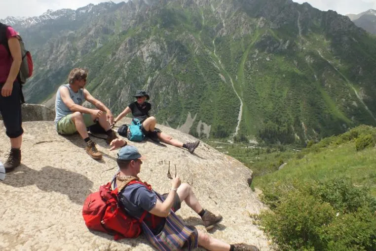 Reise nach Kirgistan: Nomadenvölker, Hochgebirgspässe & schneegekrönte Gipfel, die in den Himmel wachsen! Bild: Reise nach Kirgistan: Nomadenvölker, Hochgebirgspässe & schneegekrönte Gipfel, die in den Himmel wachsen!