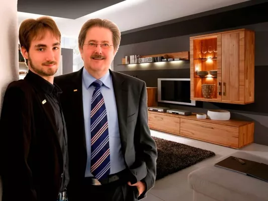 Bild: Tradition verpflichtet: Der Sohn kehrt zurück in den elterlichen Betrieb