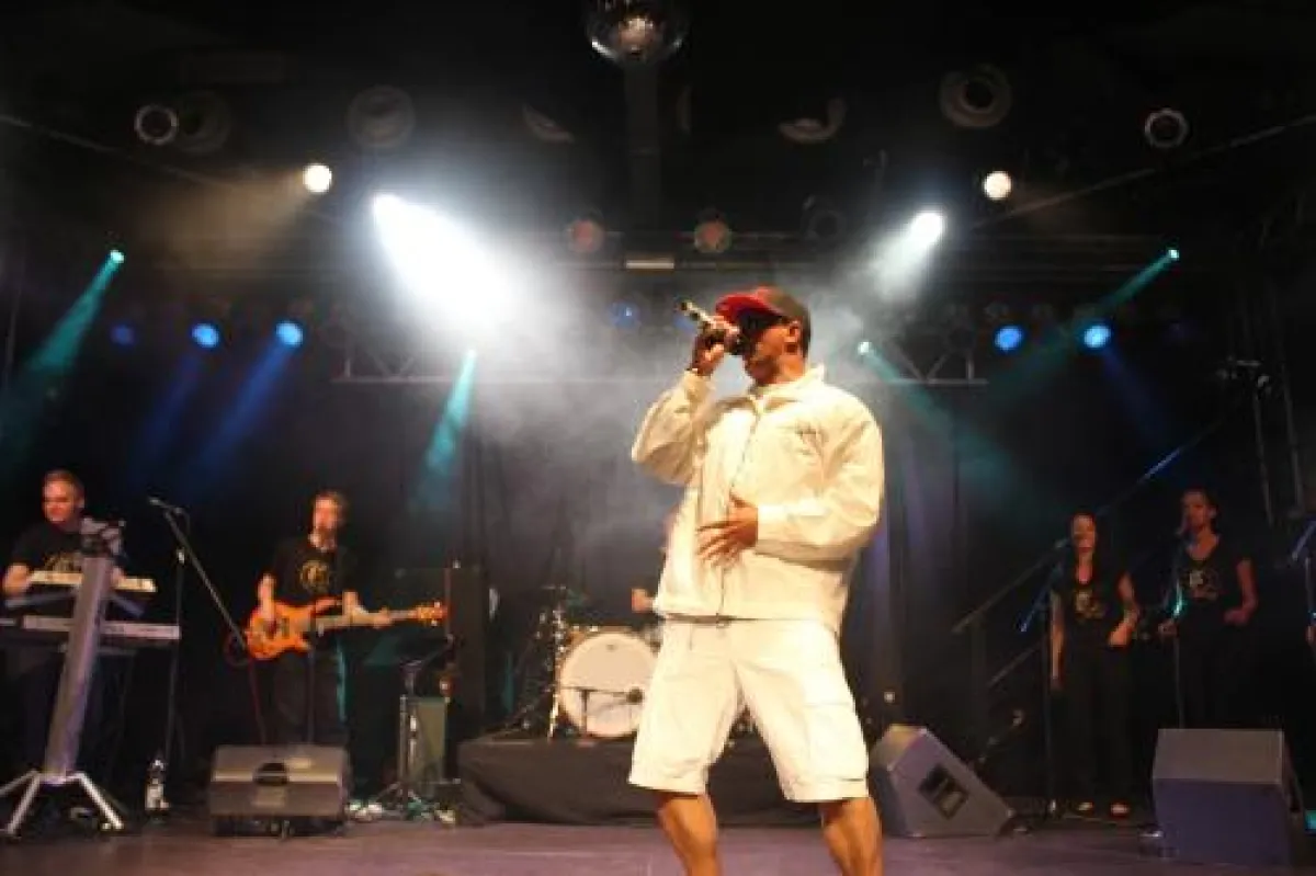 Musiker „2schneidig“ engagiert sich