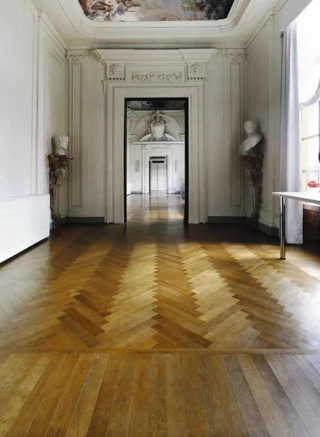 Massivparkett ist auch nach Jahrzehnten ein dekorativer Bodenbelag