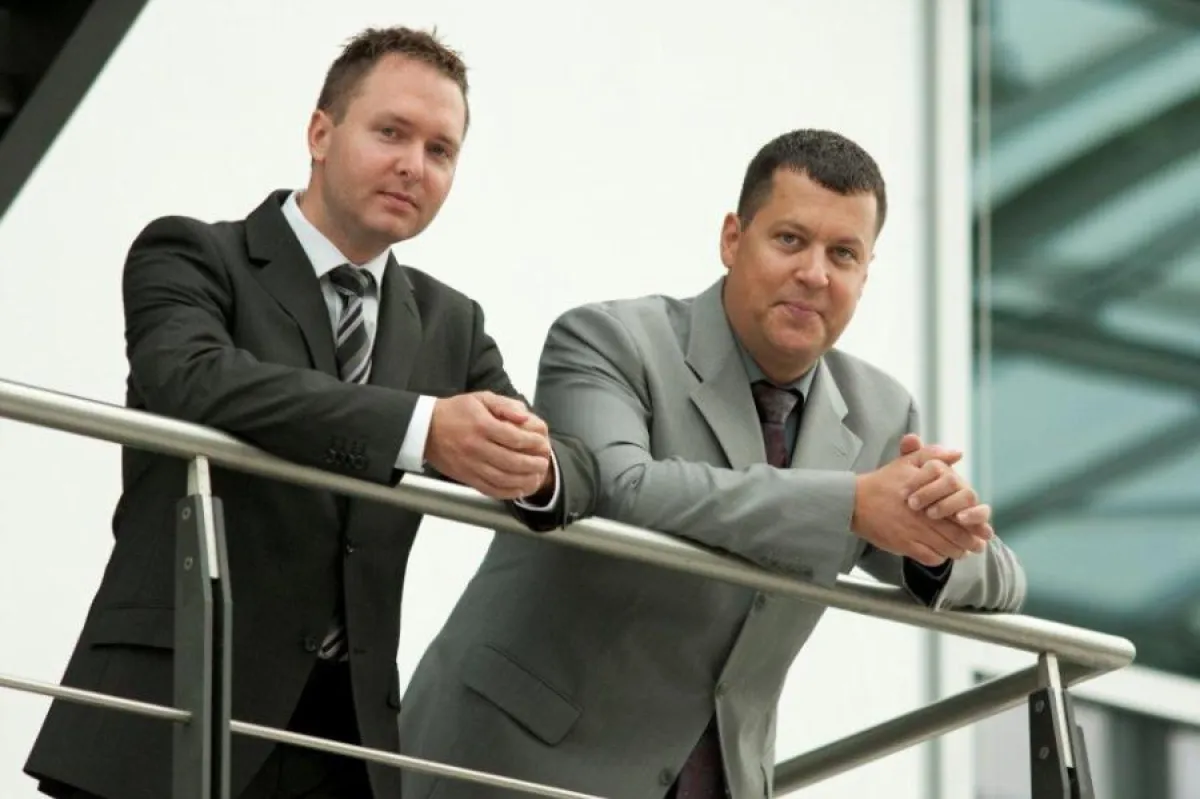 Alexander Hutzler und Dennis Woicke, Geschäftsführer der XelaNed GmbH