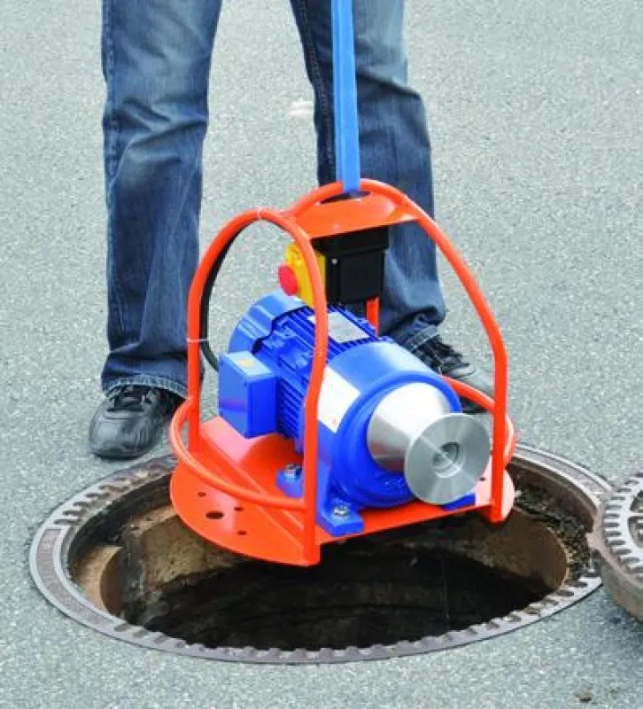 Einfache Kabelverlegung mit Kabelwinde 400 V spart Zeit und Kraft