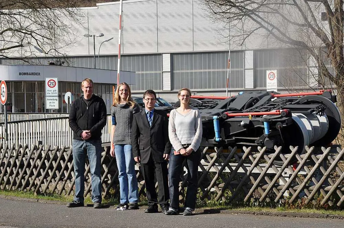 v.l.n.r. Dirk Damaske (Bombardier), Sarah Völkel (IFD), Markus Brand (Bombardier), Henriette Steinmetz (LWL Förderschule, Olpe)