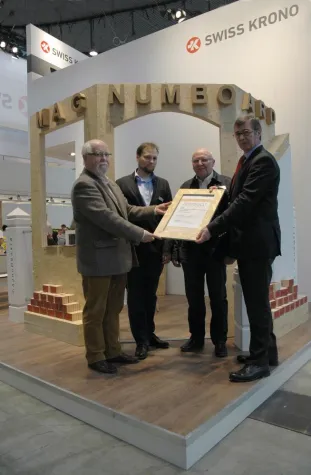 Bild: MMD – Magnumboard-Manufaktur-Deutschland erhält Lizenz-Zertifikat zur Herstellung von MagnumBoard Elementen