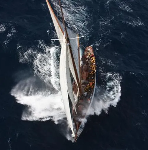 Bild: Les Voiles d’Antibes stellt das Grand Opening dieser Regatta-Saison im Mittelmeer dar