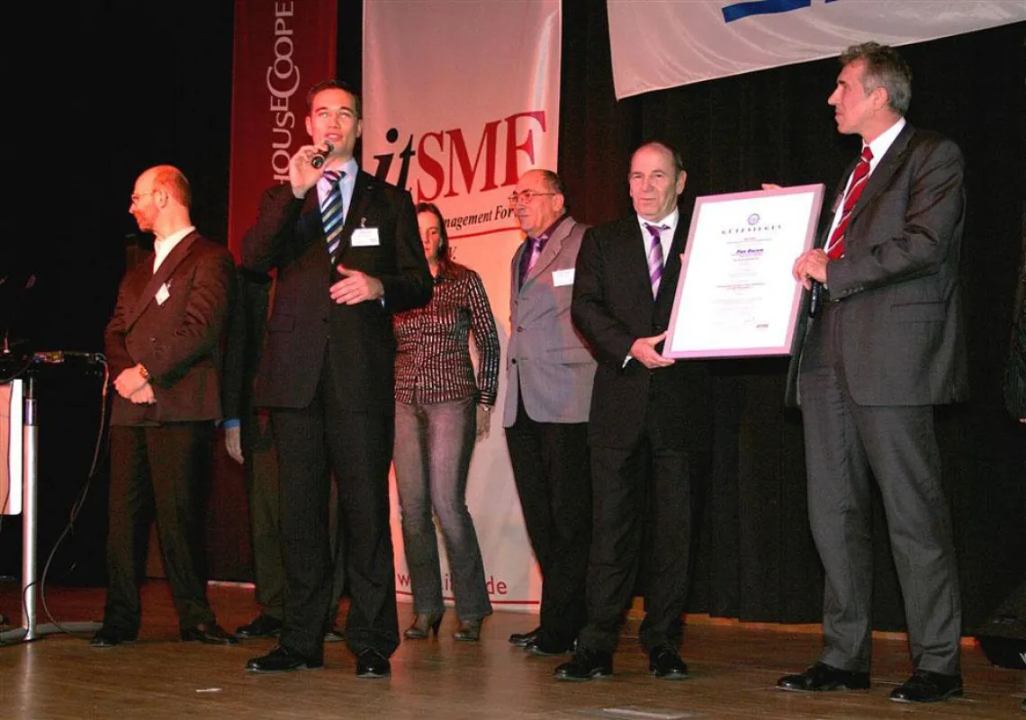 Festliche Übereichung des itSMF Gütesiegel an Pan Dacom Networking AG