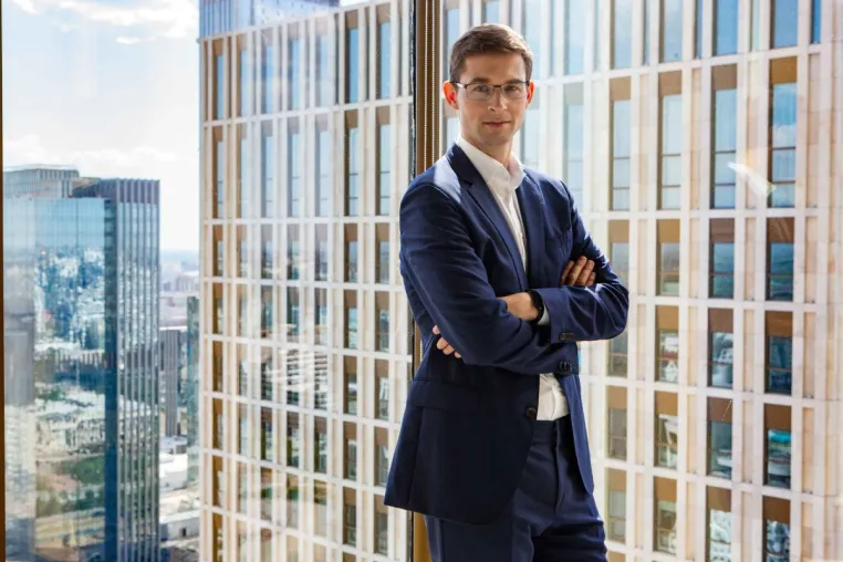 Bild: Freedom Finance stellt seine Dienstleistungen in Deutschland vor / CEO Timur Turlov präsentiert Erfolgsmodell 