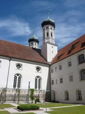 Bild: Open Air-Saison im Kloster Benediktbeuern