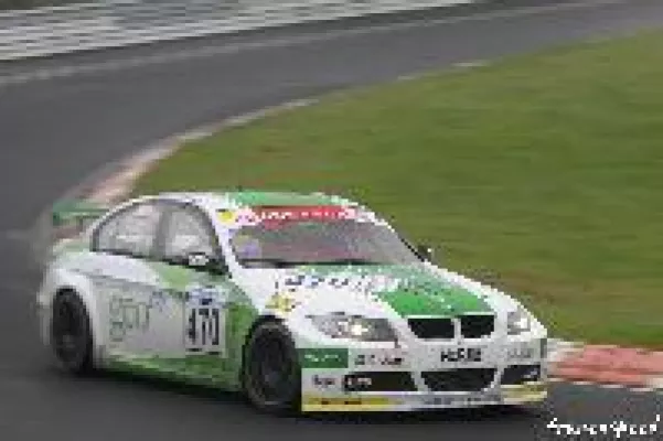 Bild: VLN - Schubert Motorsport kämpft um Sieg auf der Nordschleife