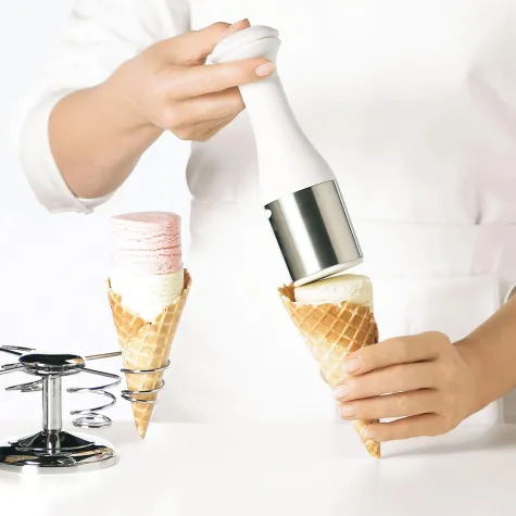 Bild: Sommertrend 2009 - Scoop & Stack – Formvollendeter Eiscremegenuss im Handumdrehen