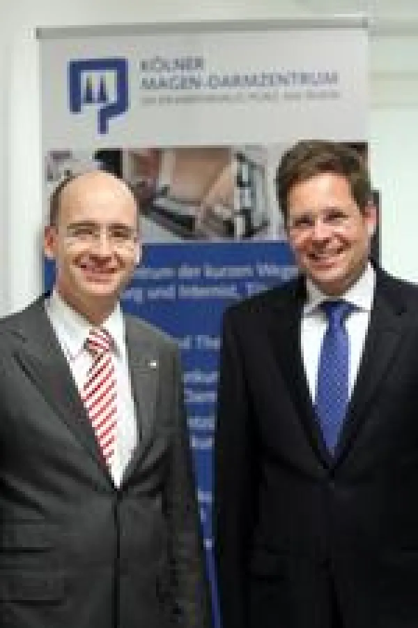 Chefärzte (v.l.) Priv.-Doz. Dr. Kroesen und Prof. Dr. Holtmeier