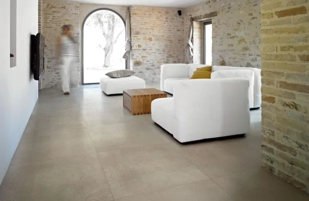Bild: Fliesen-Trends bei SIGMUND: Auch im Wohnbereich halten Fliesen Einzug