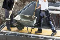 Fester Beton füllt den Stein Bild: Fester Beton füllt den Stein