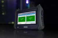 Bild: Telstra entscheidet sich für tragbaren Netzwerktester MTS 5800-100G von VIAVI