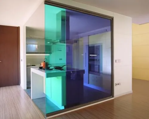 Bild: Farbe bekennen - Gestalten im Innenbereich mit farbigen Folien im VSG