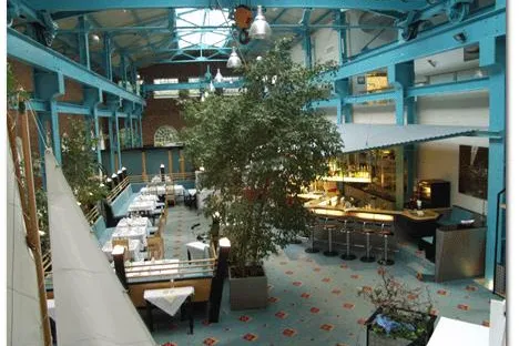 Silbermedaille für Simon Schröder vom Hotel Alte Werft Bild: Silbermedaille für Simon Schröder vom Hotel Alte Werft