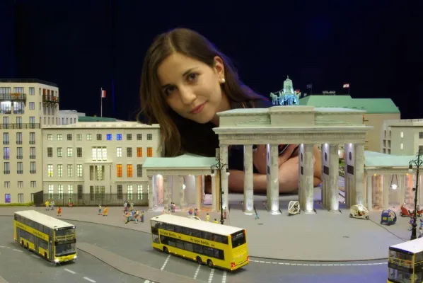 Bild: Berliner Regierungsviertel bei Loxx am Alex freigegeben