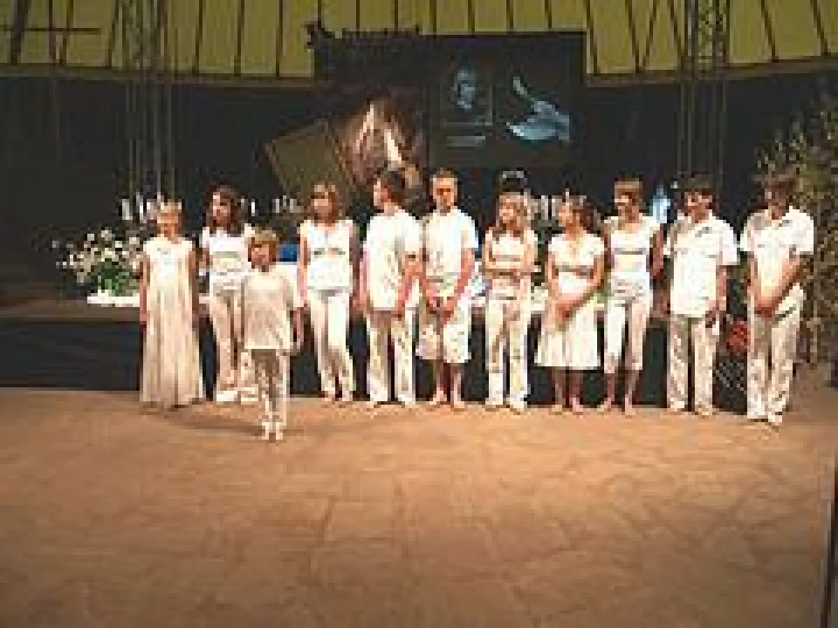 Taufe von 11 Jugendlichen