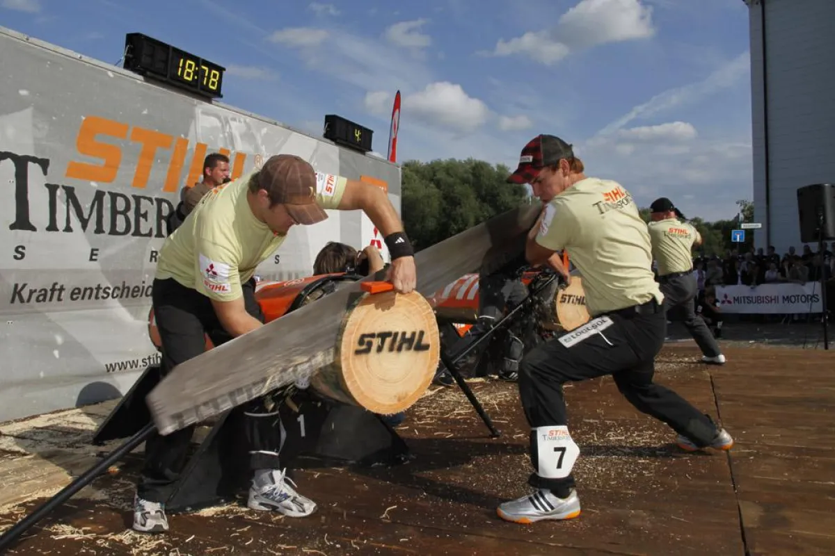 Der amtierende Deutsche Meister Robert Ebner tritt am 1. August 2009 im Erlebnispark Tripsdrill zur Titelverteidigung an. Foto: STIHL® TIMBERSPORTS® SERIES