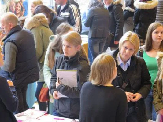 Bild: Fernab vom heimischen Alltag - JugendBildungsmesse Bielefeld präsentiert Wege ins Ausland