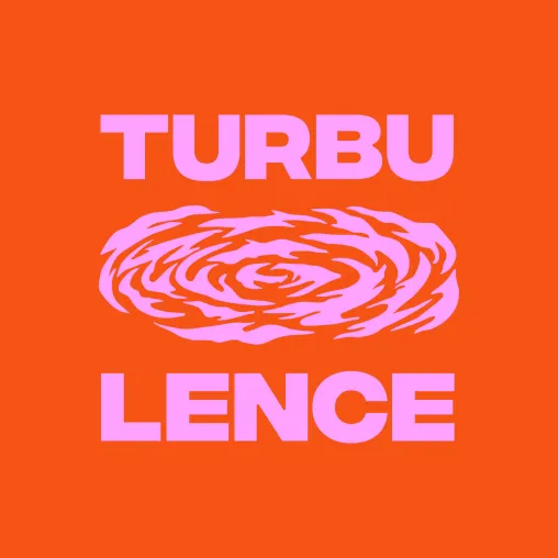 Bild: Clubkultur am ehemaligen Flughafen Tegel – Turbulence Berlin startet in Open-Air-Saison 