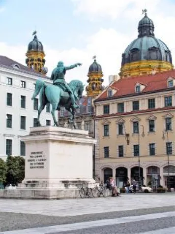 Bild: Die Brienner Straße – Antiquitäten in München
