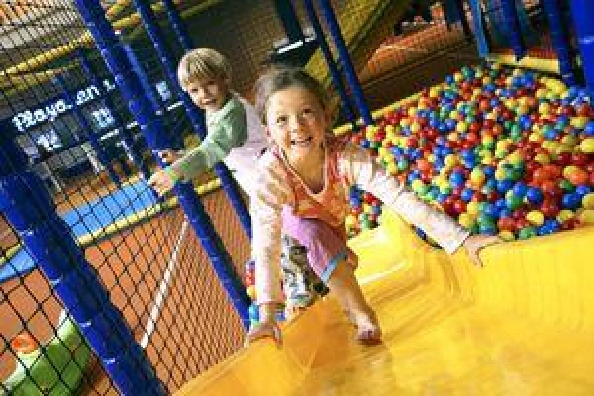 Play-Arena im Testerhof: Indoor-Anlage mit Attraktionen für Kinder von 2 bis 16 Jahre