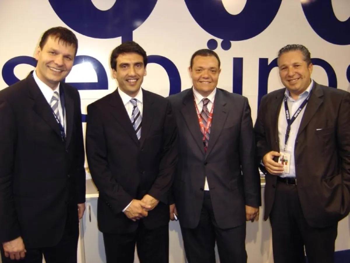 Foto v.l.n.r: Michael Hoffmann (Geschäftsführer Infox), Selim Lapa (Geschäftsführer Mastur), Onur Özer (Marketingleiter Mastur), Enrique Lepehne (International Business Development Infox)