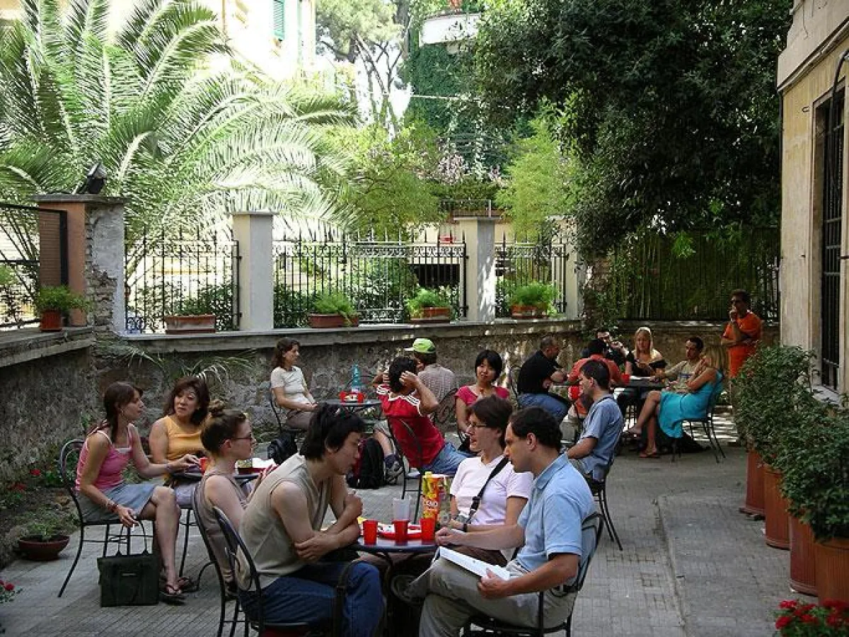 Rom - Pause im Schulgarten