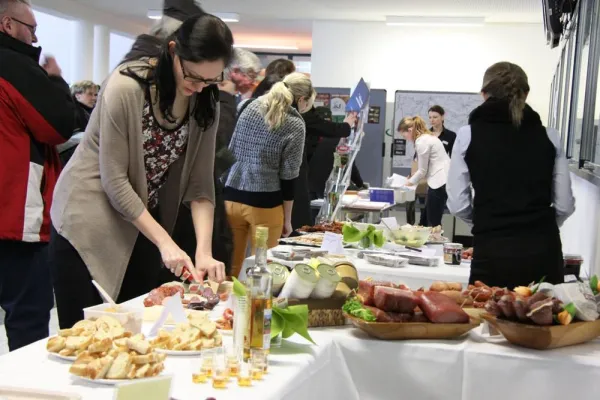 Auf dem Weg zur Genussregion - über 120 Teilnehmer wollten wissen „wie der Harz schmeckt“ Bild: Auf dem Weg zur Genussregion - über 120 Teilnehmer wollten wissen „wie der Harz schmeckt“