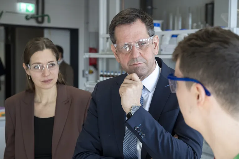 Bild: Lela-Jahrestagung an der Uni Osnabrück: Wie Schülerlabore die Begeisterung für Naturwissenschaften wecken